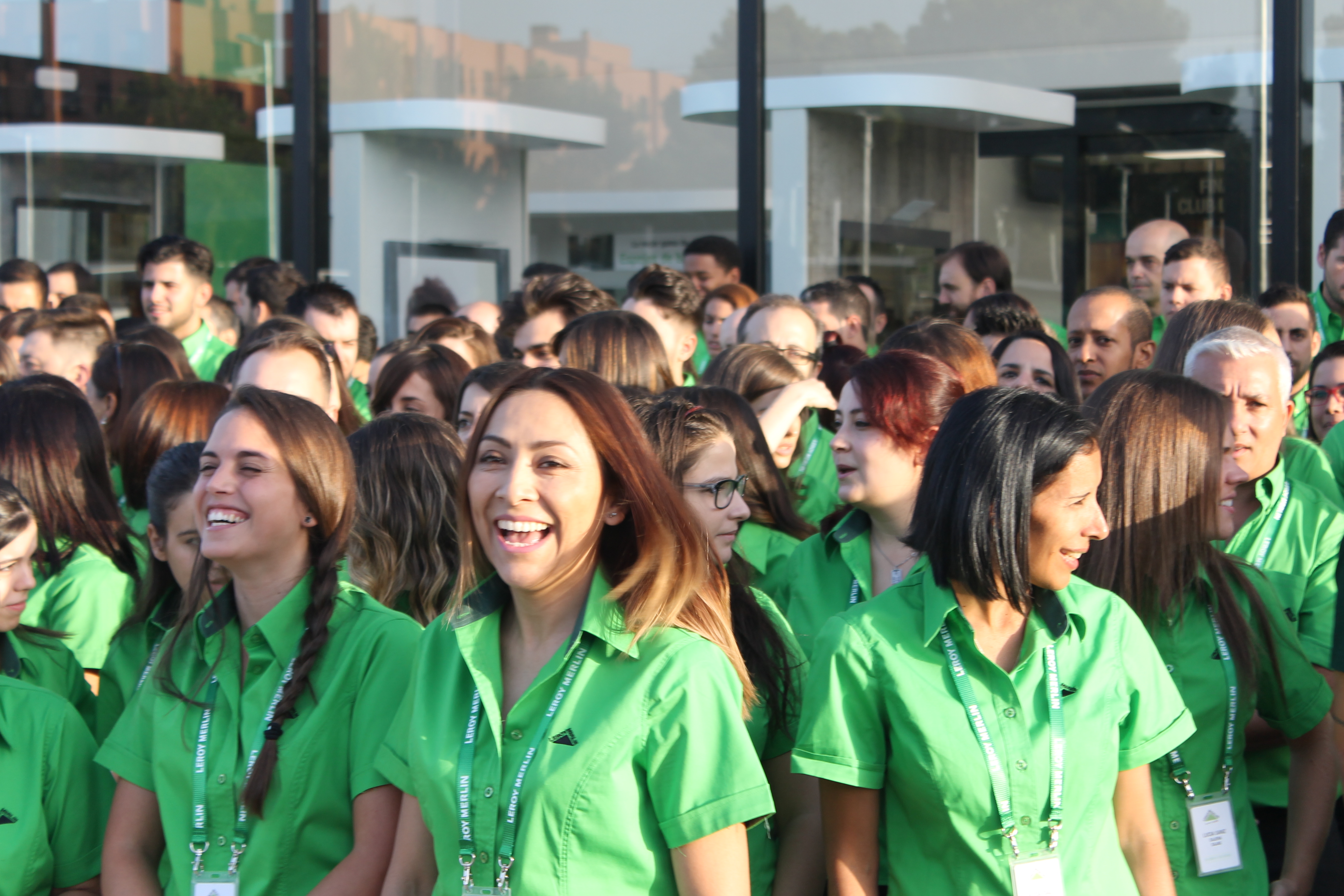 Leroy Merlin España repartirá 55,8 millones de euros en primas entre sus 18.000 empleados 